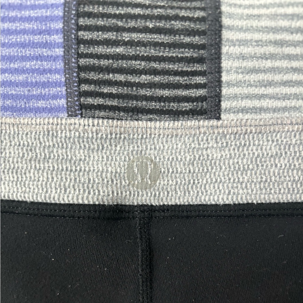 Lululemon Reversible Capris - Picture 4 of 6